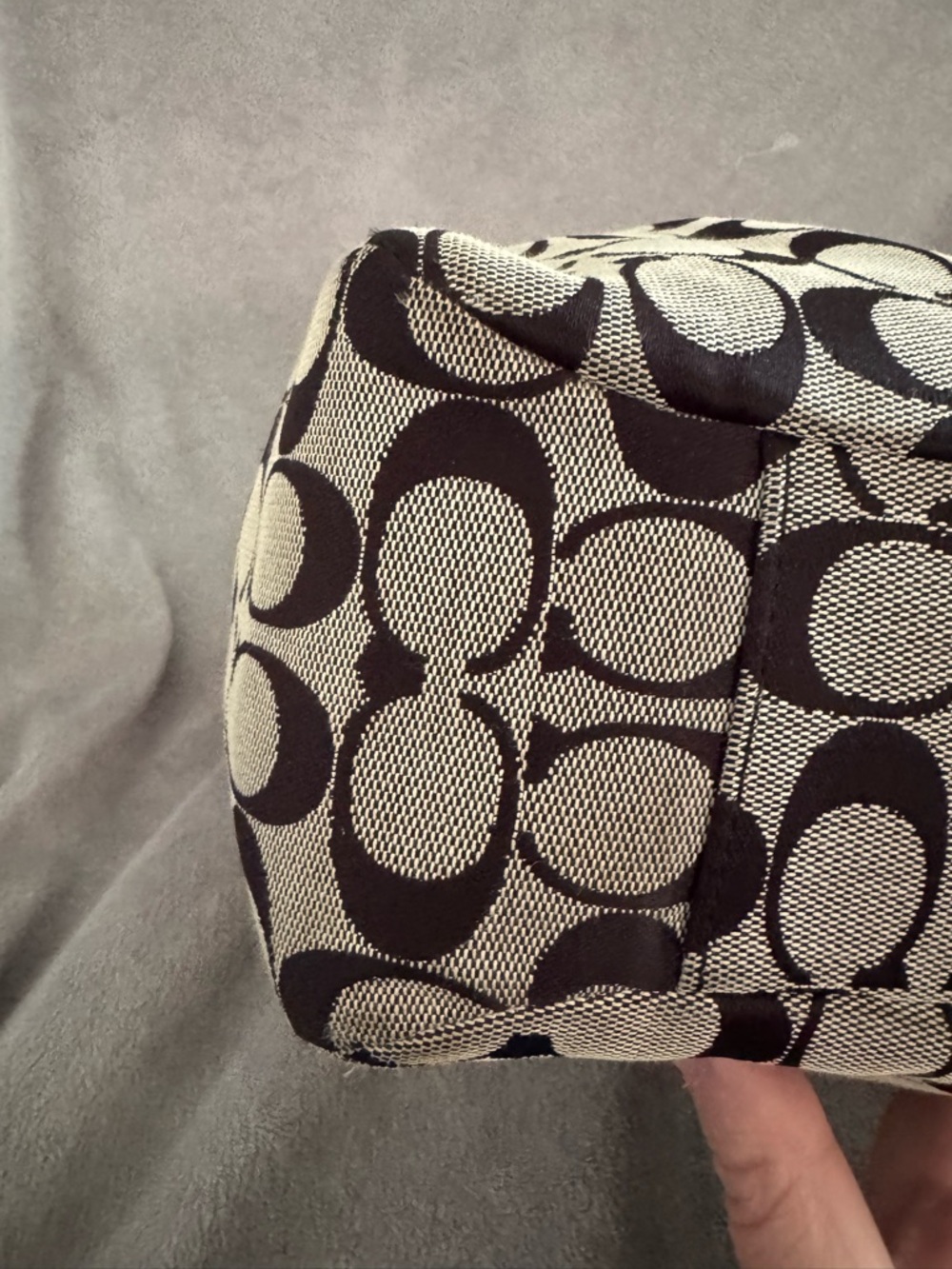 Coach 2011 Black Gallery Legacy Signature Canvas Zip Top Tote - Picture 4 of 12